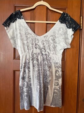Vanity Gray and Black Lace V-Neck Decorative Print Top